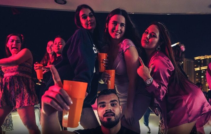 Dubai Harbour Super Yacht Experience with Live station & Drinks