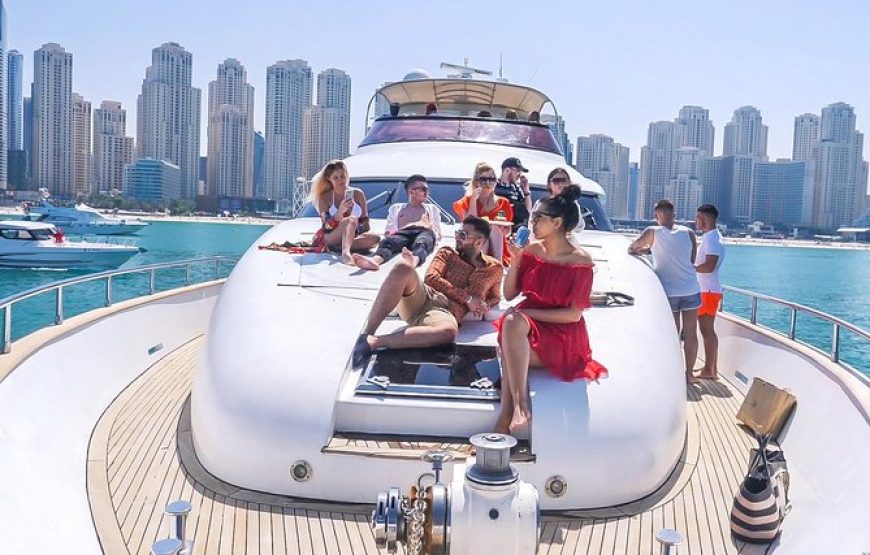 Dubai Marina Yacht Tour with Breakfast or BBQ