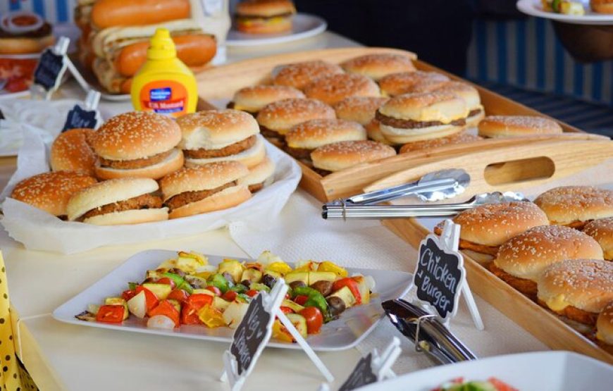 Dubai Marina Yacht Tour with Breakfast or BBQ