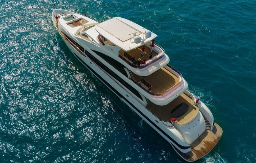 Dubai Harbour Super Yacht Experience with Live station & Drinks