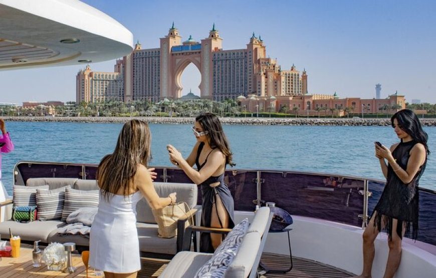 Dubai Harbour Super Yacht Experience with Live station & Drinks