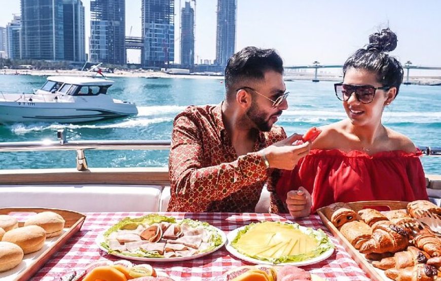 Dubai Marina Yacht Tour with Breakfast or BBQ