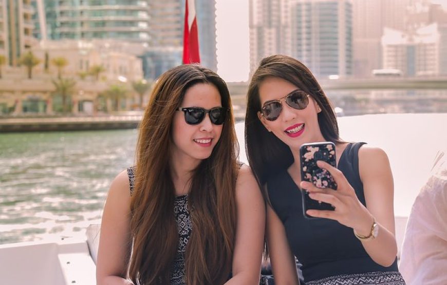 Dubai Marina Yacht Tour with Breakfast or BBQ